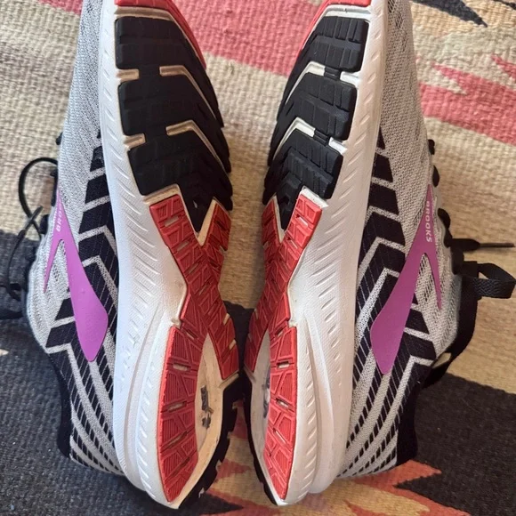 Brooks “LAUNCH 6”Gray Athletic Shoes with Orange and Purple Highlights Sz 7.5 - Picture 4 of 12